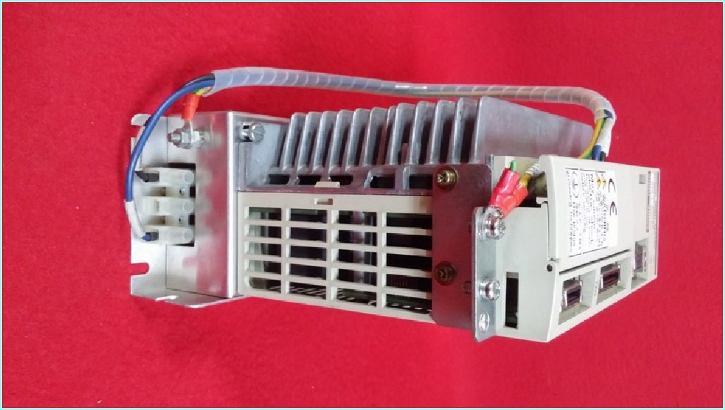 R88D-UA12V R88M-U40030VA-S1 OMRON