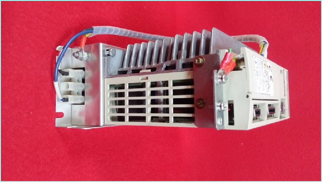 R88D-UA12V R88M-U40030VA-S1 OMRON