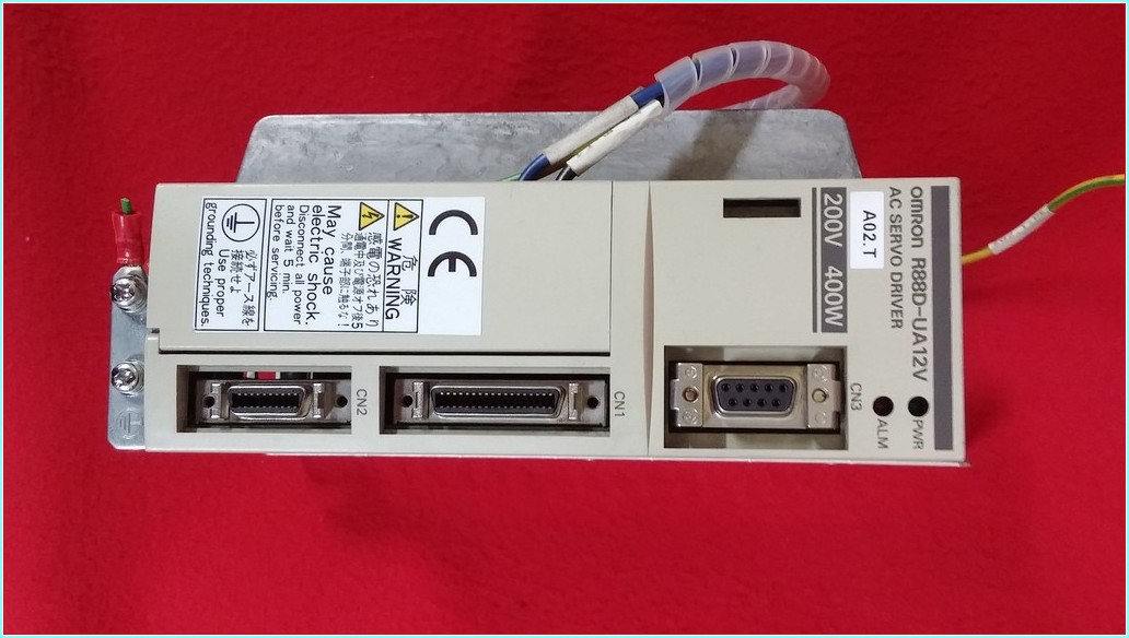 R88D-UA12V R88M-U40030VA-S1 OMRON