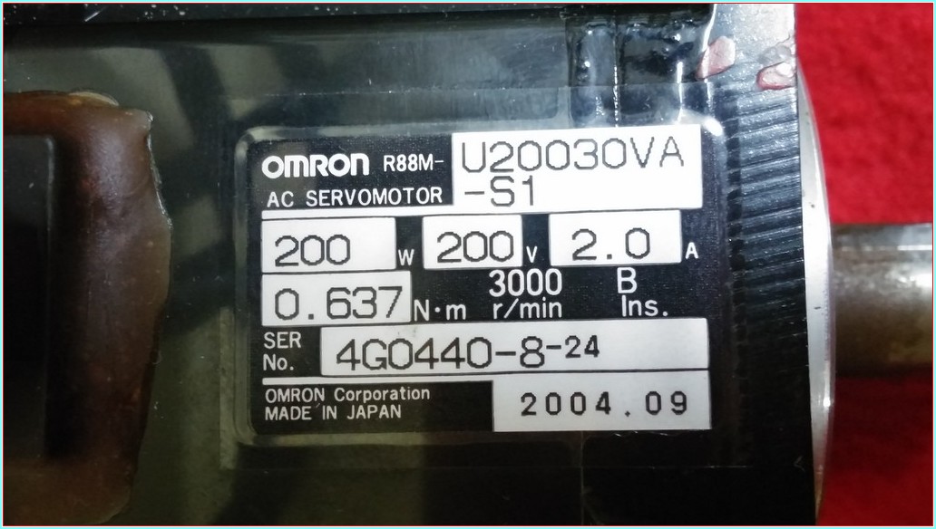 R88D-UA08V R88M-U20030VA-S1 OMRON