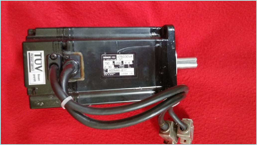 OMRON R88D-UA20V 750W SERVO SÜRÜCÜ VE R88M-U75030VA-S1 SERVO MOTOR TAKIM