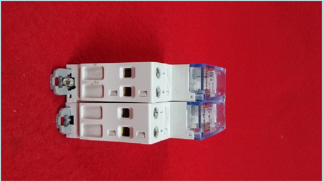LEGRAND 4 127 90 MİCROREX QT11 W OTOMAT TİPİ ZAMAN SAATİ