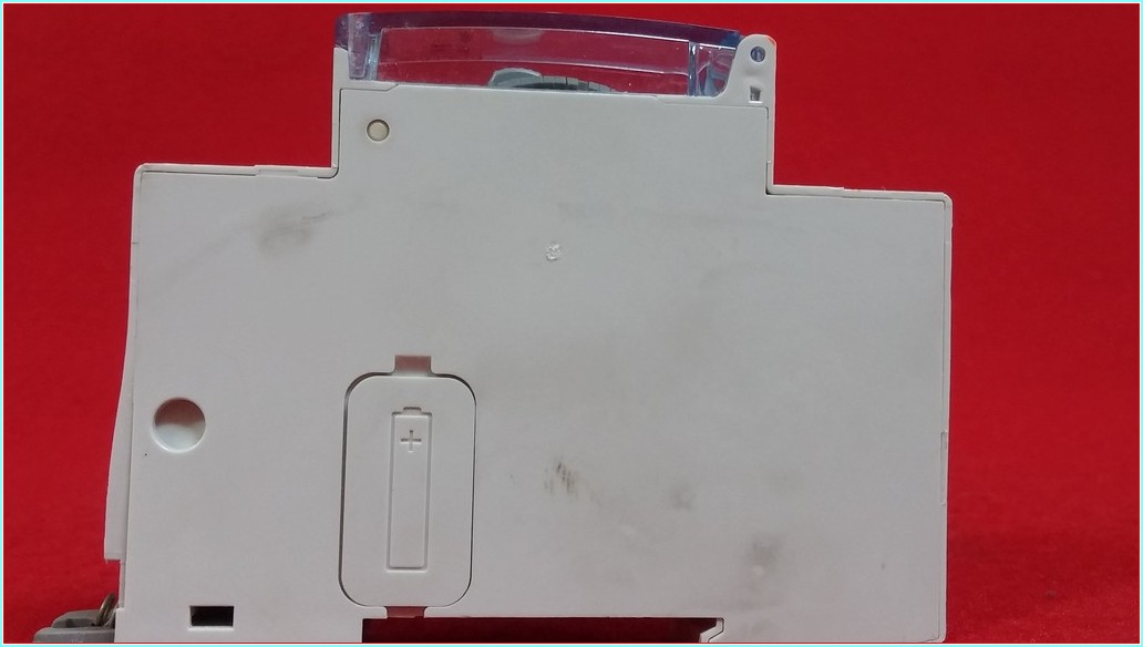 LEGRAND 4 127 90 MİCROREX QT11 W OTOMAT TİPİ ZAMAN SAATİ