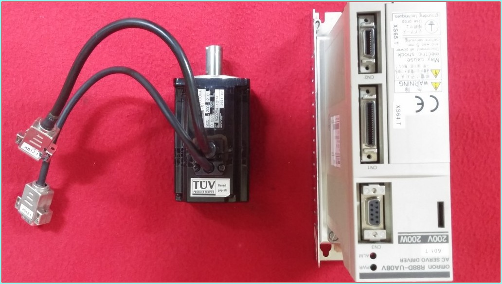 R88D-UA08V R88M-U20030VA-S1 OMRON