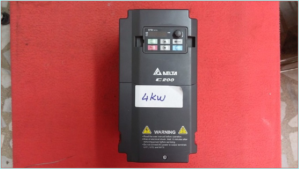 DELTA VFD040CB43A-21M (C200) 8,4KVA 5HP 15,5A SÜRÜCÜ