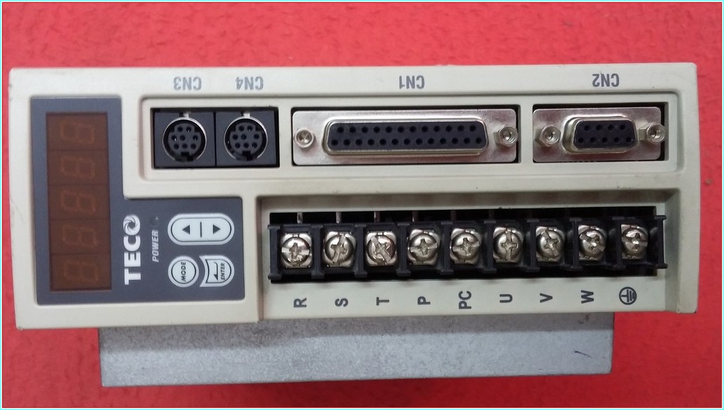 TECO JSDEP-20A 230V 4,4A SERVO SÜRÜCÜ