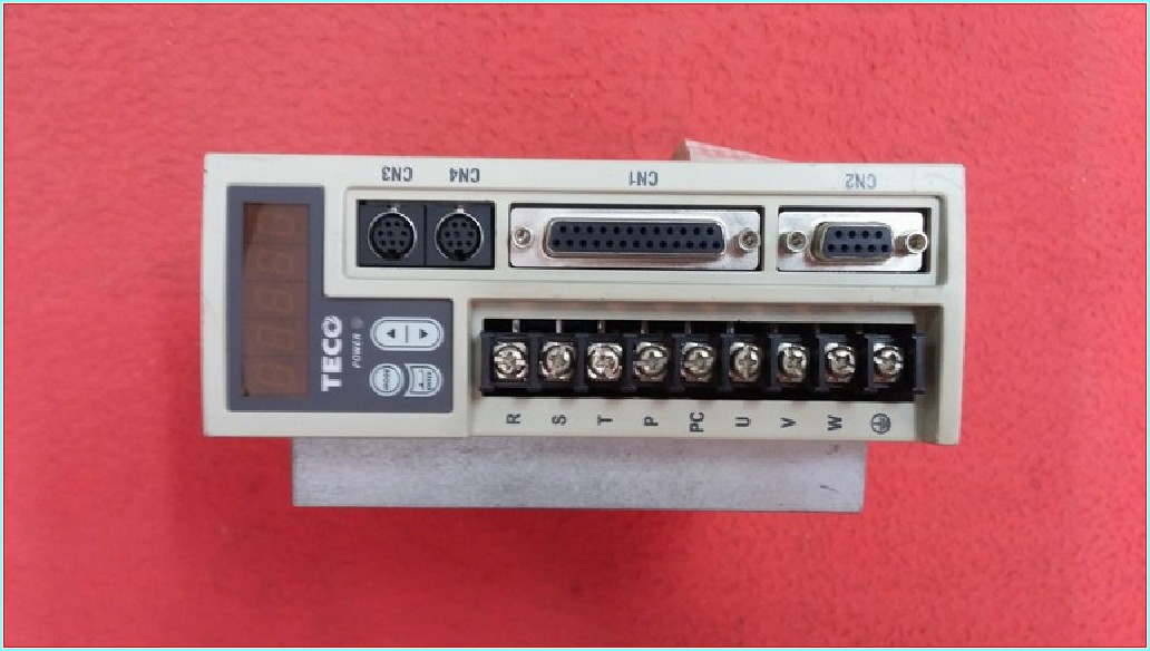 TECO JSDEP-20A 230V 4,4A SERVO SÜRÜCÜ