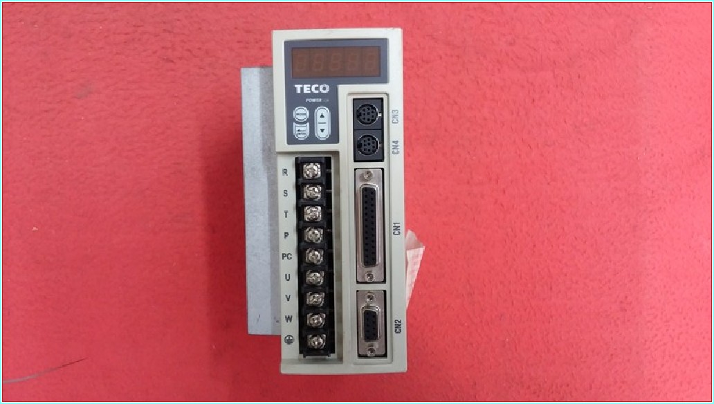 TECO JSDEP-20A 230V 4,4A SERVO SÜRÜCÜ