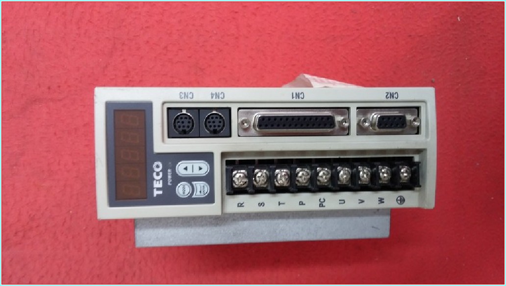 TECO JSDEP-20A 230V 4,4A SERVO SÜRÜCÜ
