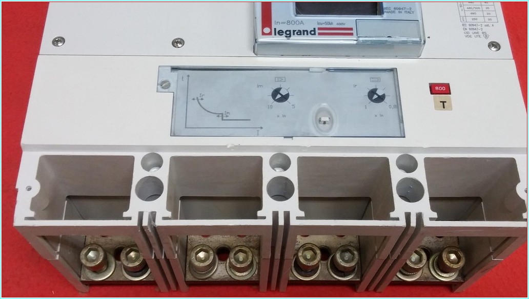 LEGRAND DPX 1250 800A 4 KUTUPLU TMŞ