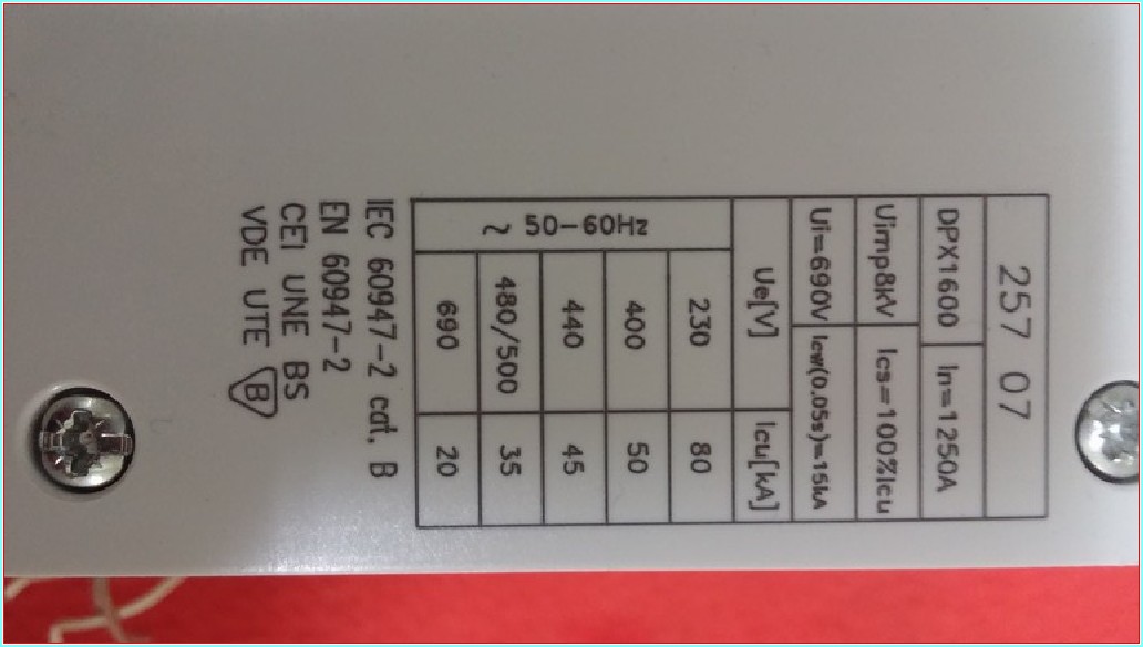 LEGRAND DPX 1600 1250A 4 KUTUPLU TMŞ