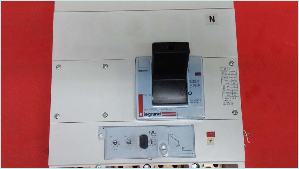 LEGRAND DPX 1600 1250A 4 KUTUPLU TMŞ