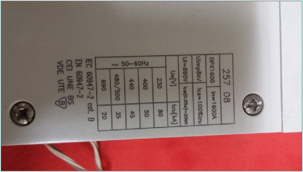 LEGRAND DPX 1600 1600A 4 KUTUPLU TMŞ