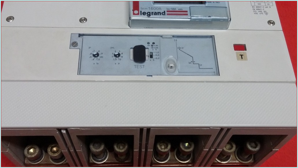 LEGRAND DPX 1600 1600A 4 KUTUPLU TMŞ