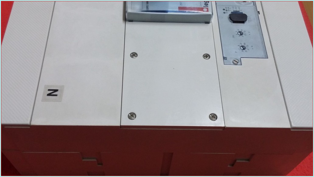 LEGRAND DPX 1600 1600A 4 KUTUPLU TMŞ