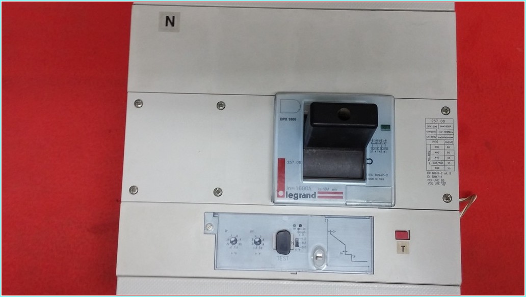 LEGRAND DPX 1600 1600A 4 KUTUPLU TMŞ