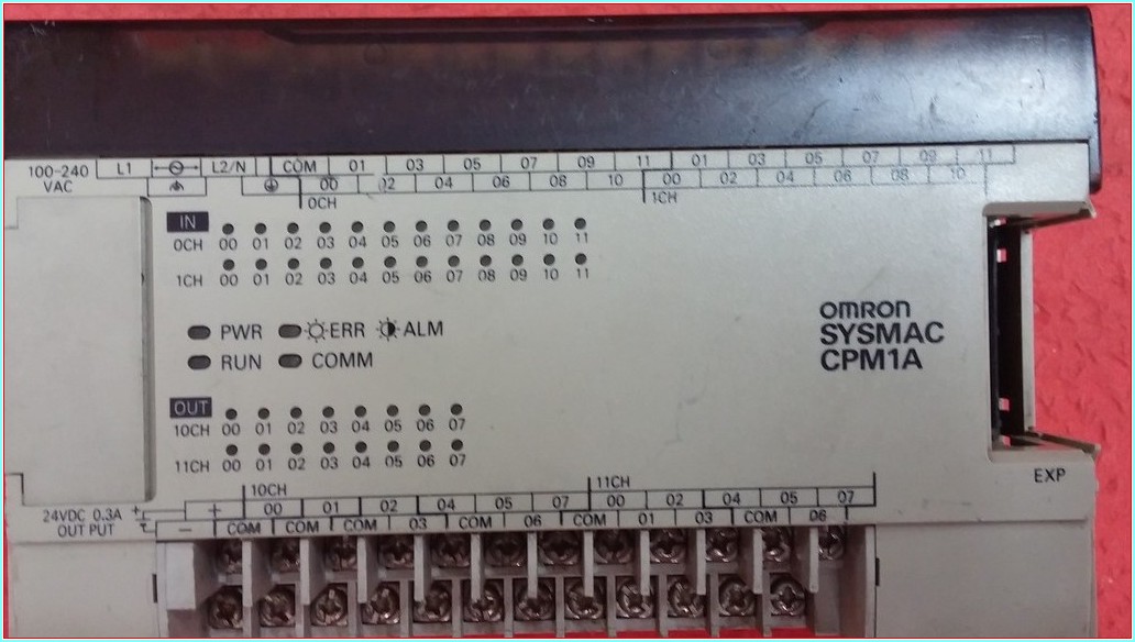 OMRON CPM1A-40CDR-A PLC