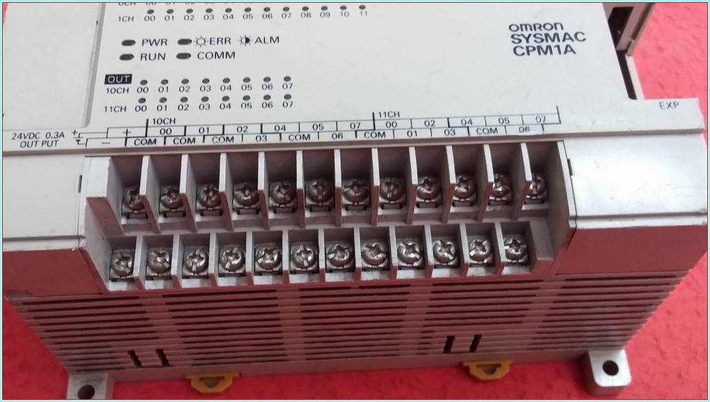 OMRON CPM1A-40CDR-A CPM1A 40CDR A CPM1A40CDRA PLC