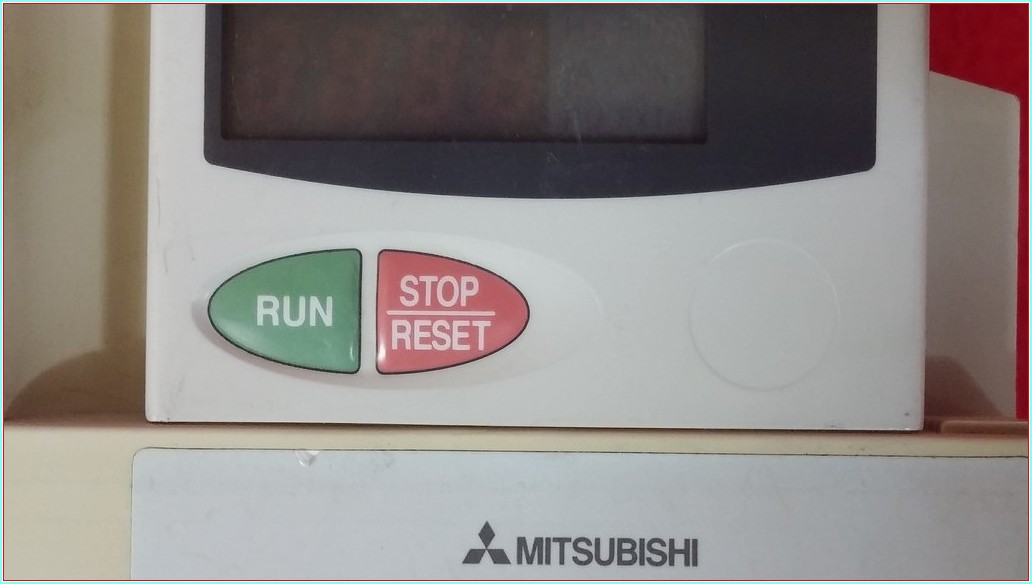 MITSUBISHI FR-E520S-0.75K-EC FR-E520S-0,75K-EC 0,75 KW SÜRÜCÜ