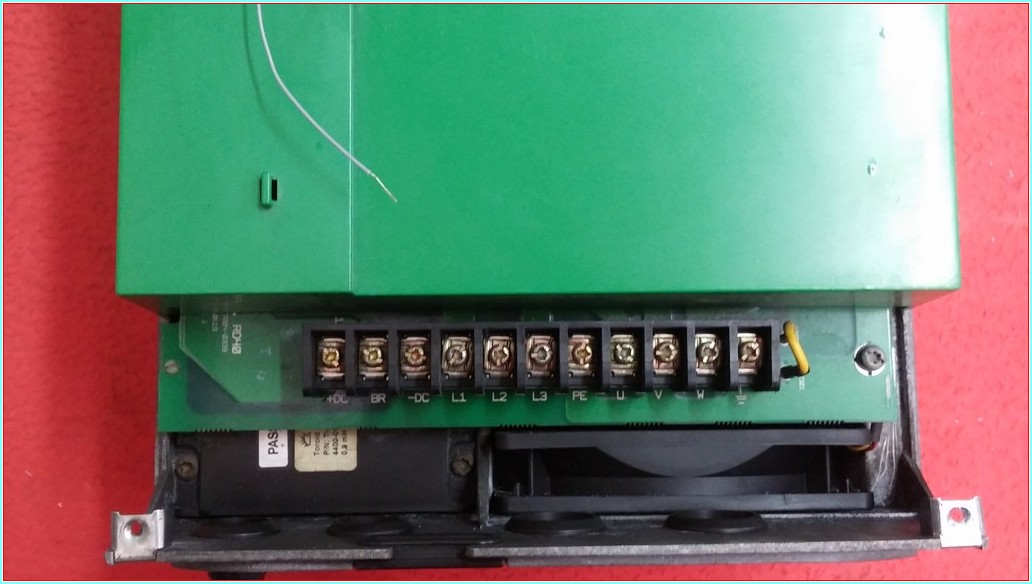 CONTROL TECHNIQUES SE43401500 15 KW 27,4 A