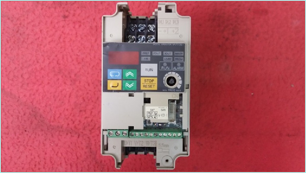 OMRON CIMR-J7AZB0P4