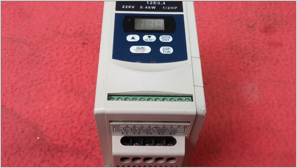 İNFORM 12E0,4 220V 0,4 KW 1/2 HP INVERTER SÜRÜCÜ