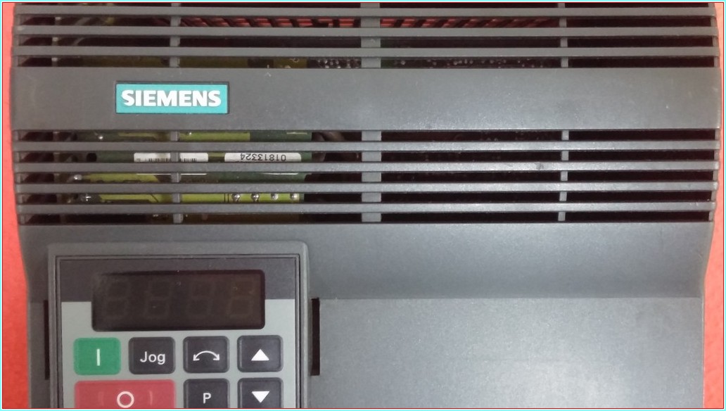 SIEMENS MICROMASTER 6SE9221-0CC40 3 HP 2200 W SÜRÜCÜ