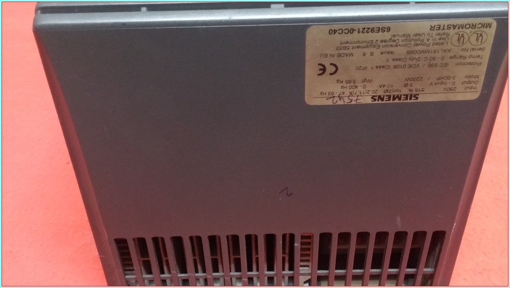 SIEMENS MICROMASTER 6SE9221-0CC40 3 HP 2200 W SÜRÜCÜ