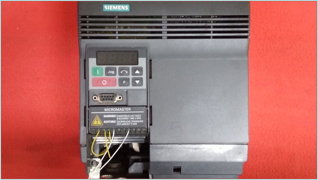 SIEMENS MICROMASTER 6SE9221-0CC40 3 HP 2200 W SÜRÜCÜ