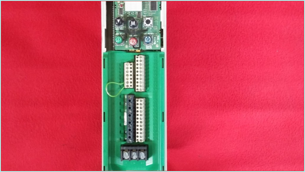 CONTROL TECHNIQUES DIN1220075B 0,75 KW SÜRÜCÜ