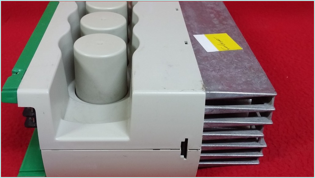 CONTROL TECHNIQUES DIN1220075B 0,75 KW SÜRÜCÜ