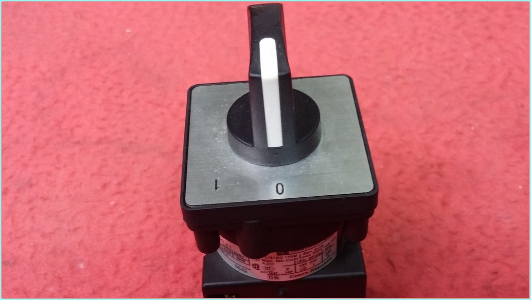 TELEMECANİQUE K2A001ALH 20A 0-1 AÇ KAPA PAKO