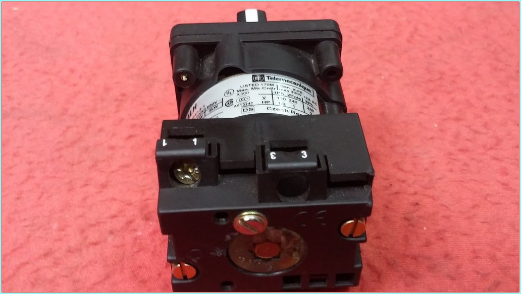 TELEMECANİQUE K2A001ALH 20A 0-1 AÇ KAPA PAKO