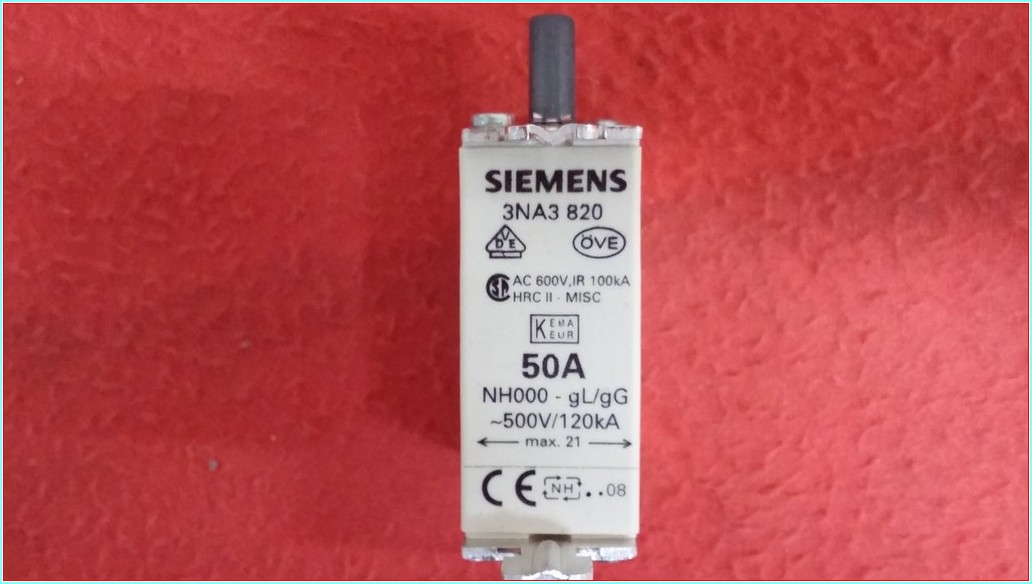 SIEMENS 3NA3 820 50 A SIFIR KUTULU 3 ADET MERKEZLİ ETİKET SİGORTASI