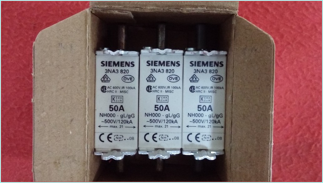 SIEMENS 3NA3 820 50 A SIFIR KUTULU 3 ADET MERKEZLİ ETİKET SİGORTASI