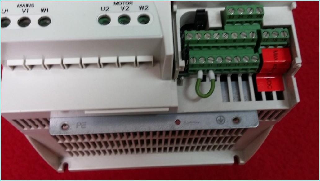 ABB ACS310-03E-25A4-4 ACS310 11KW 11 KW 15 HP 25,4A SÜRÜCÜ