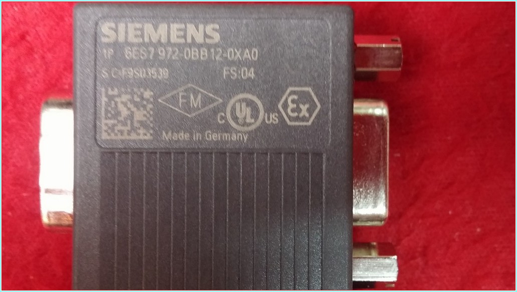 SIEMENS 6ES7 972-0BB12-0XA0  6ES7972-0BB12-0XA0 PROFIBUS CONNECTOR