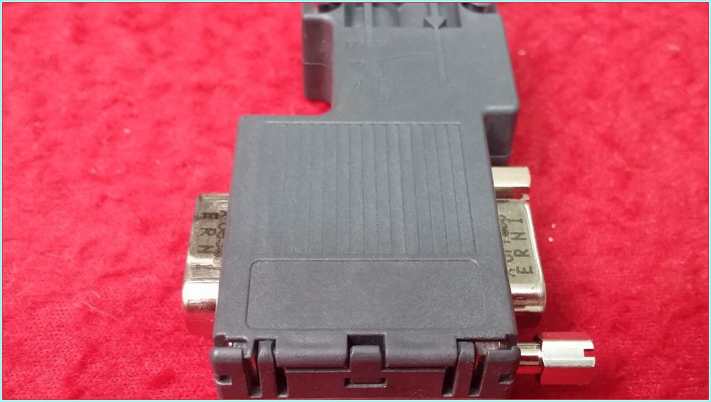 SIEMENS 6ES7 972-0BB12-0XA0  6ES7972-0BB12-0XA0 PROFIBUS CONNECTOR