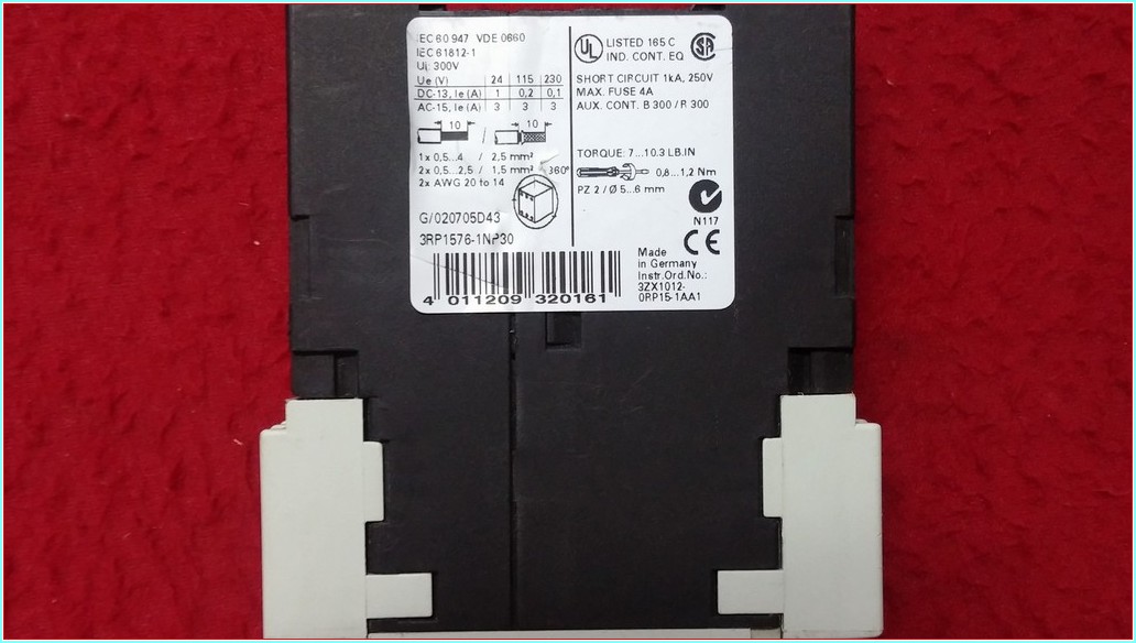 SIEMENS 3RP1576-1NP30 SIMIREL 2 NO KONTAKLI 60SN YILDIZ-ÜÇGEN RÖLESİ