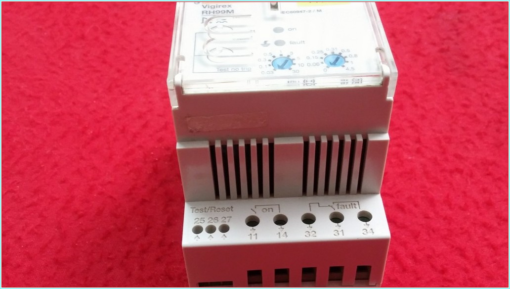 MERLİN GERİN VİGİREX RH99M 0.03-30A TOPRAK SIZINTI RÖLESİ OTOMATİK SIFIRLAMA