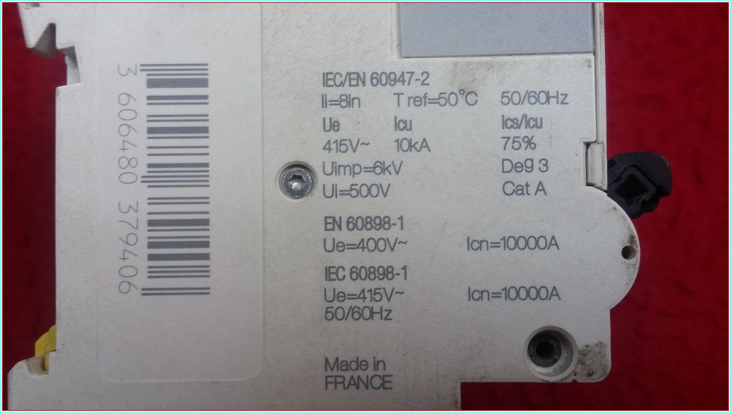 SCHNEİDER C120N C 100A 100A TRİFAZE C OTOMAT