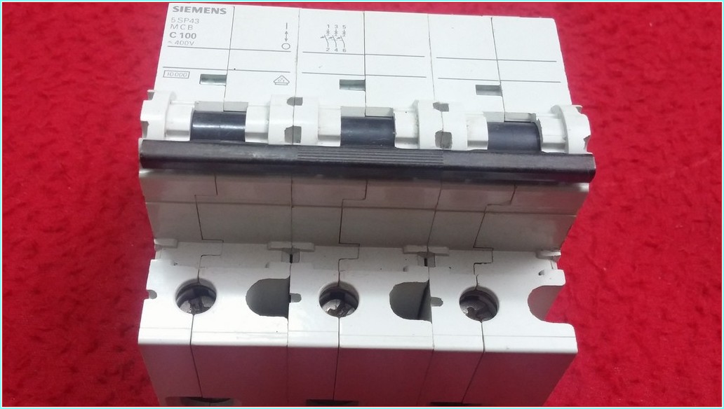 SIEMENS 5SP4391-7 5SP4391 7 5SP43917 100A TRİFAZE C OTOMAT