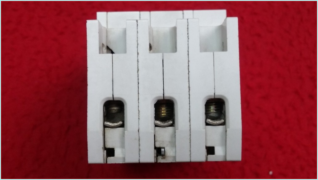SIEMENS 5SQ23 C40 3X40 40A C OTOMAT