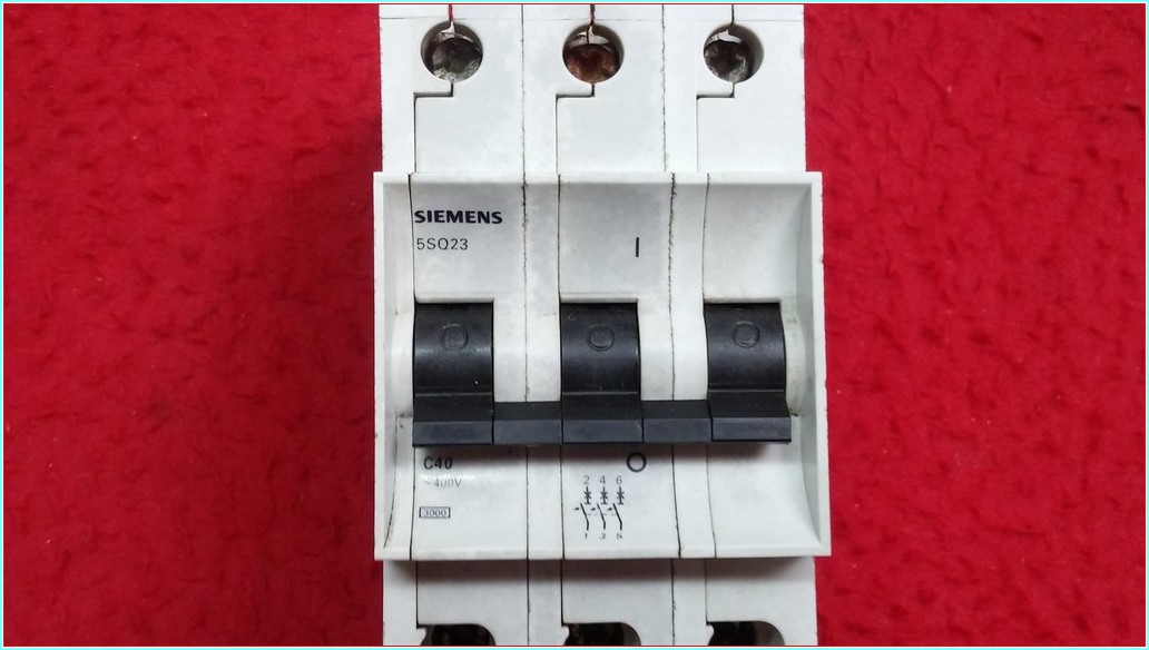 SIEMENS 5SQ23 C40 3X40 40A C OTOMAT