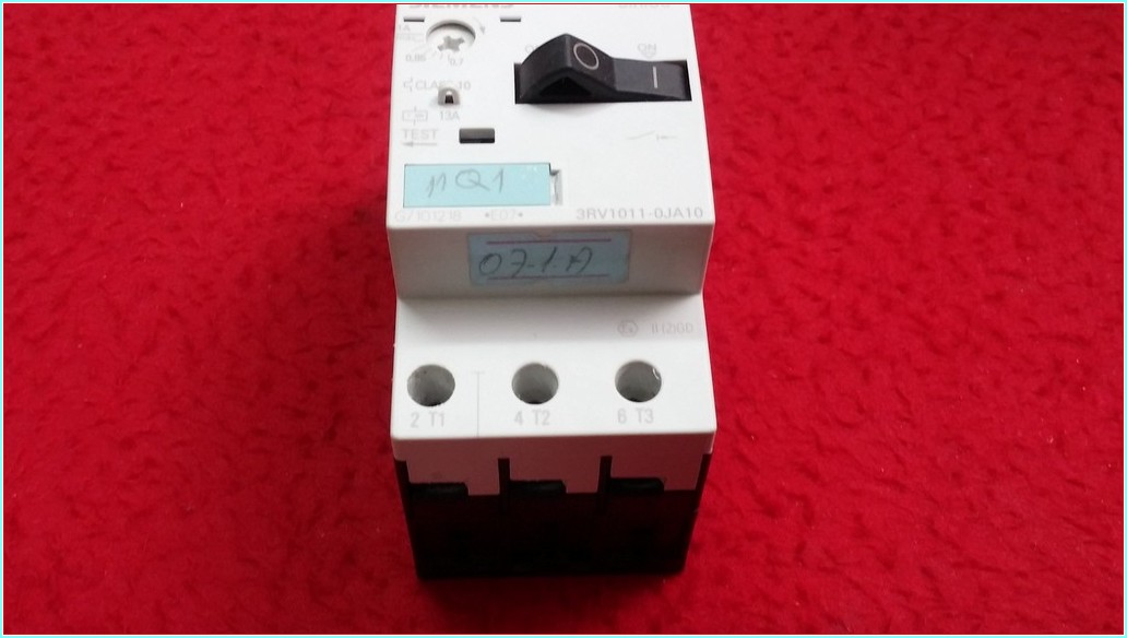 SIEMENS 3RV1011-0JA10 0,7-1A ŞARTEL TİPİ YARDIMCI KONTAKLI MOTOR KORUMA