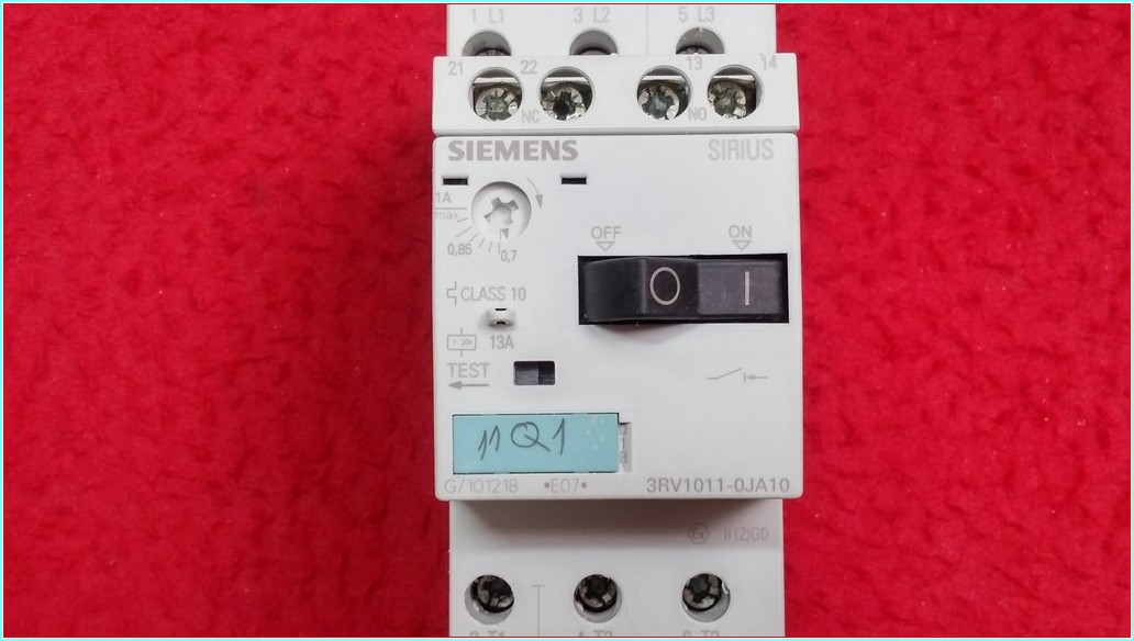 SIEMENS 3RV1011-0JA10 0,7-1A ŞARTEL TİPİ YARDIMCI KONTAKLI MOTOR KORUMA