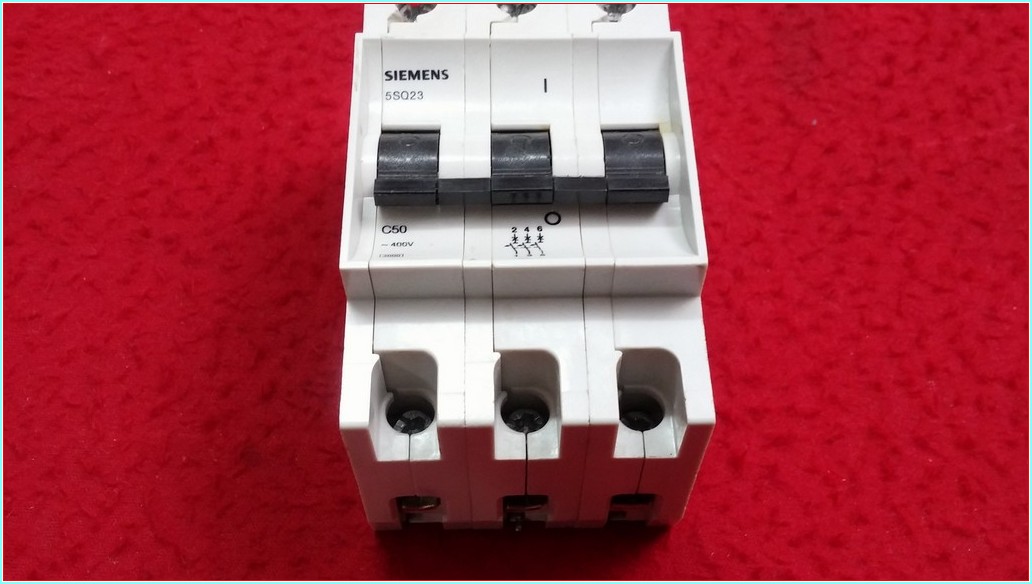SIEMENS 5SQ23 C50 3X50 50A C OTOMAT