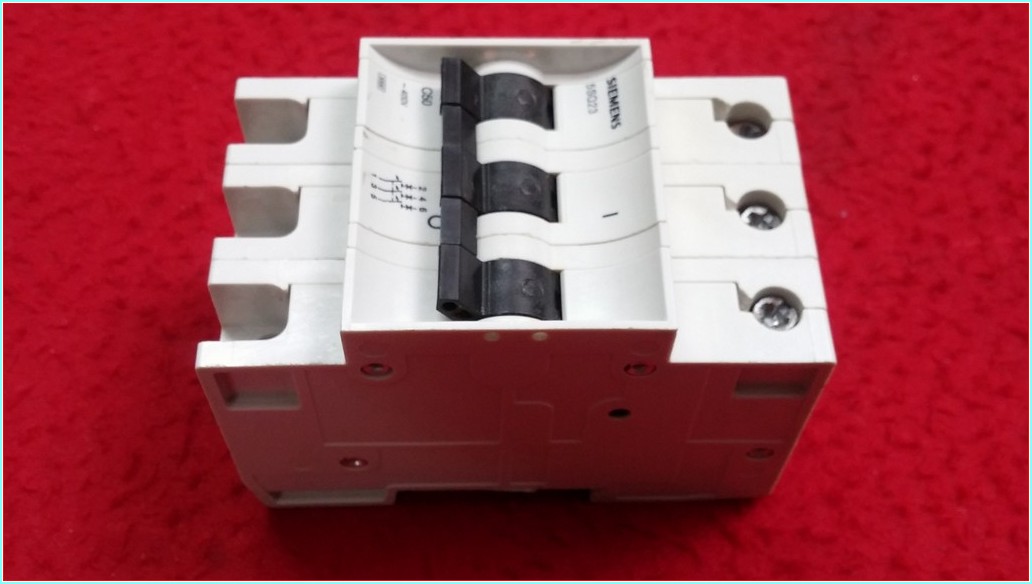 SIEMENS 5SQ23 C50 3X50 50A C OTOMAT