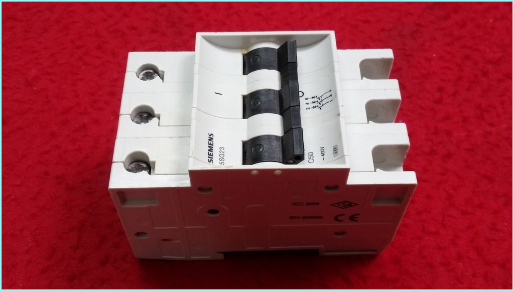 SIEMENS 5SQ23 C50 3X50 50A C OTOMAT