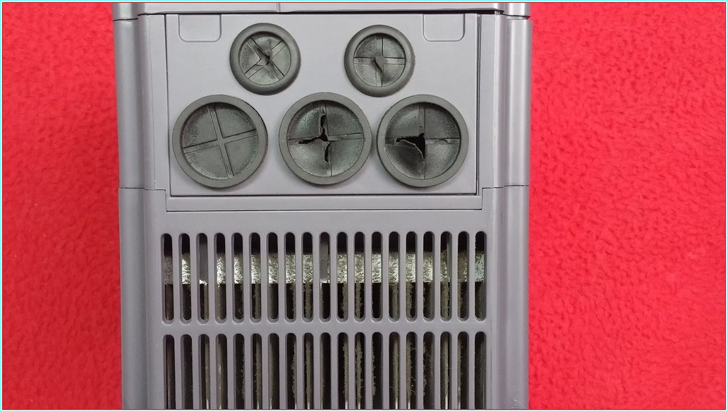 İNVT CHF100A-5R5G/7R5P-4 5,5-7,5 KW SIFIR SÜRÜCÜ